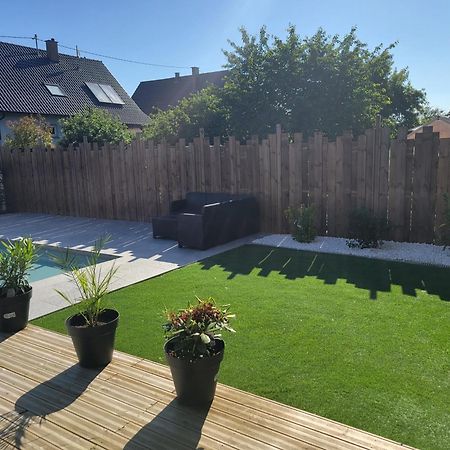 Logement Prive Dans Villa Avec Piscine Dalhunden Exterior foto