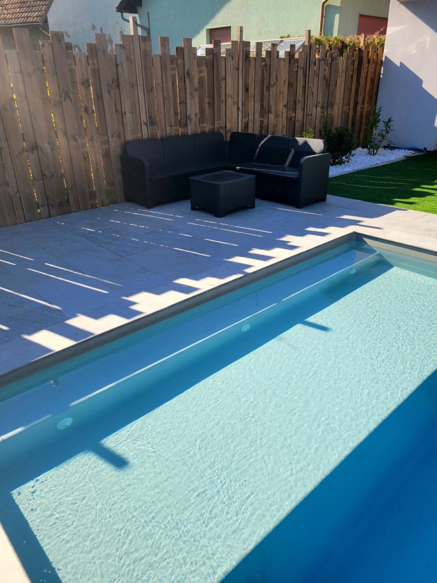 Logement Prive Dans Villa Avec Piscine Dalhunden Exterior foto